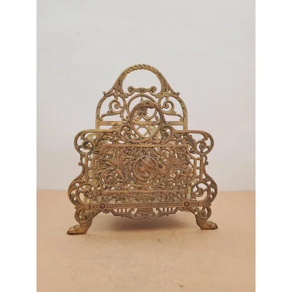 Letter Rack or Envelope Card Holder || Vintage solid brass || Shell shape plate - Picture 9 of 16